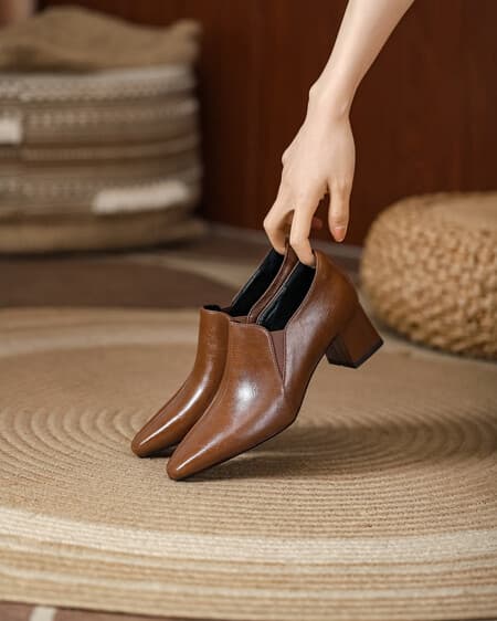 【クラシカル】スクエアトゥ ショートブーツ - ヒール 履きやすい 秋冬