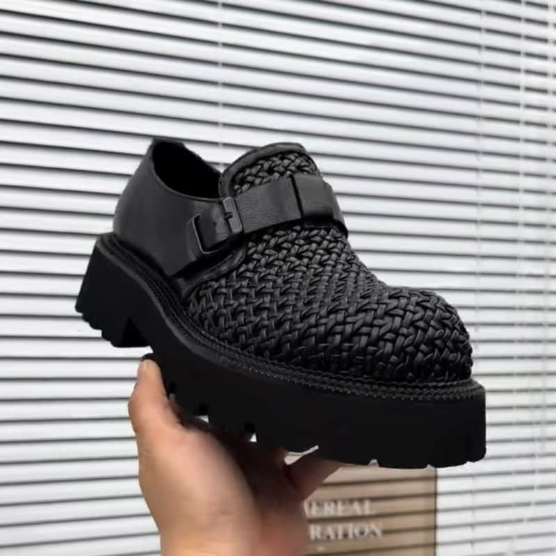 【通気性】メッシュシューズ - 編み込みデザインで涼しげ
