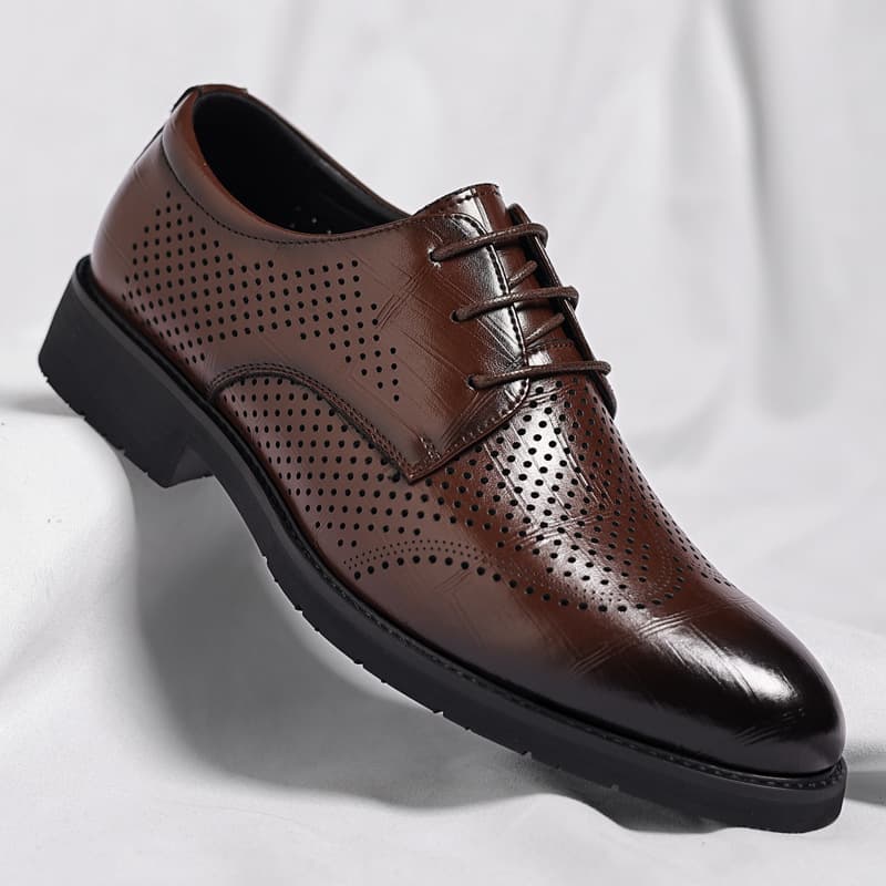 【通気性】パンチングドレスシューズ 革靴 - スタイリッシュな足元