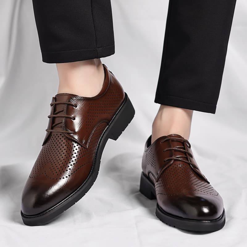 【通気性】パンチングドレスシューズ 革靴 - スタイリッシュな足元