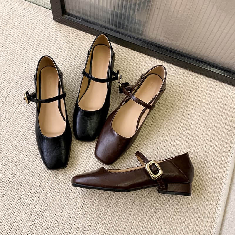 【クラシカル】ストラップ パンプス - 歩きやすい 安定感 レディース