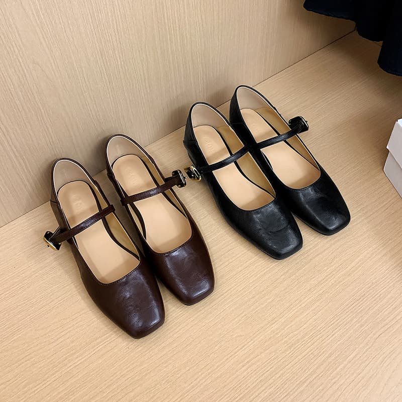 【クラシカル】ストラップ パンプス - 歩きやすい 安定感 レディース