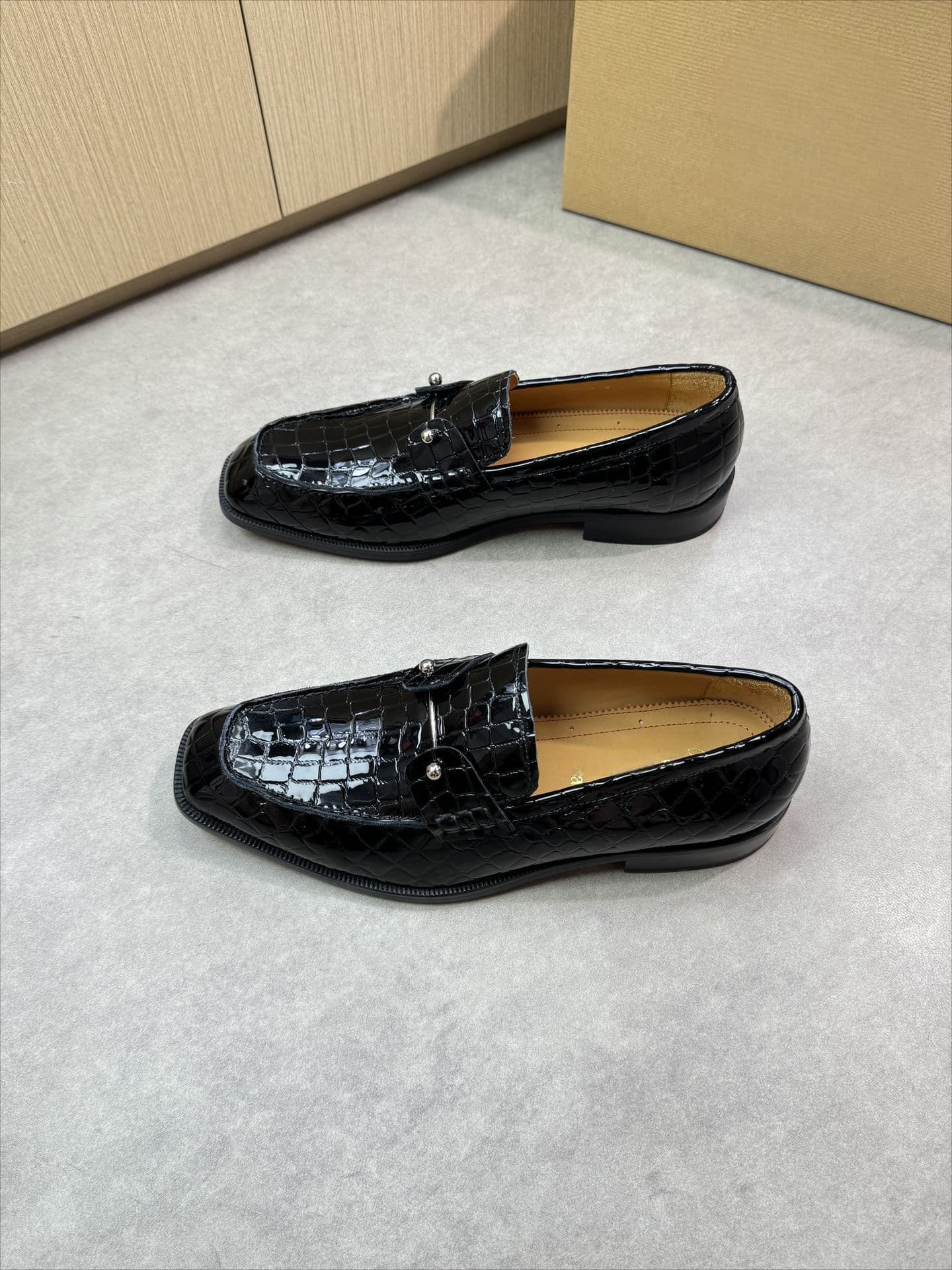 【カジュアル】格子柄型押し 本革 ローファー - 履きやすい