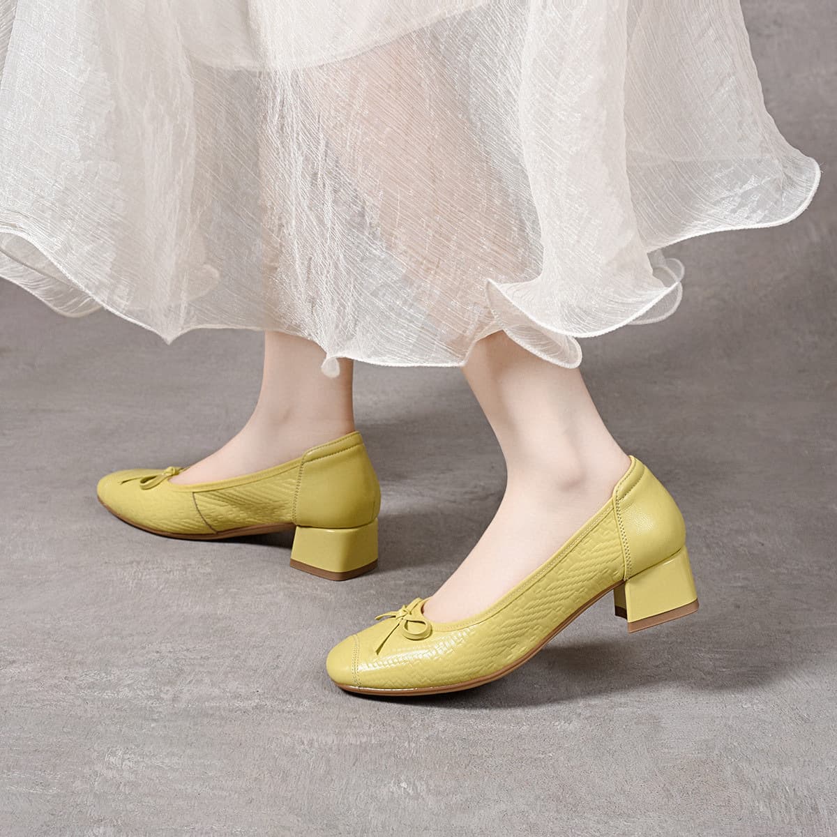 【レディース】リボン付きパンプス - 疲れにくい低ヒール
